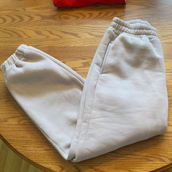 Comfrt Signature Sweatpants Medium in Bark - Picture 2 of 4